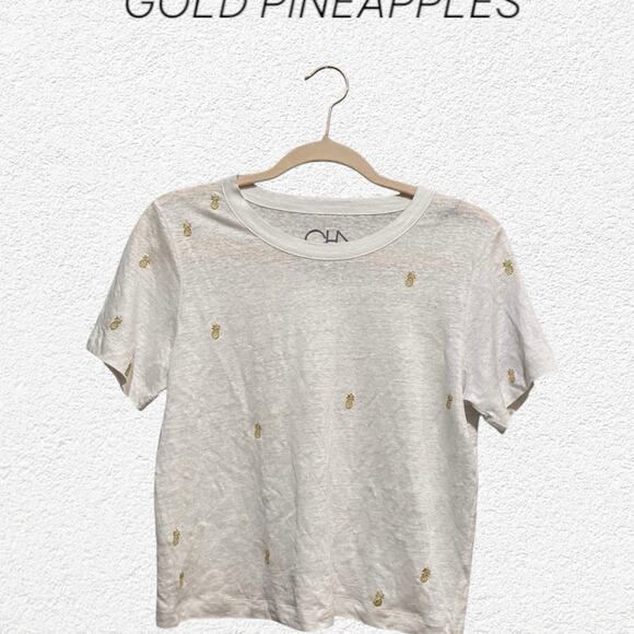 Chaser White Tee w Gold Pineapples Size Small Length 21” Material: Linen, Cotton - Picture 1 of 8